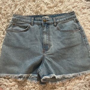 billabong light jean shorts